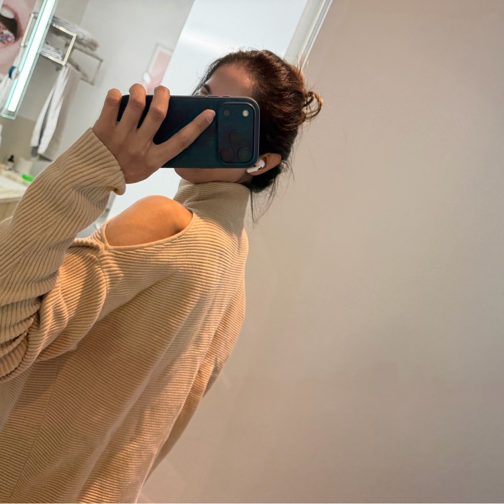 Cold-Shoulder Ribbed Turtleneck Sweater - pink (Intermix) - Picture 3 of 3